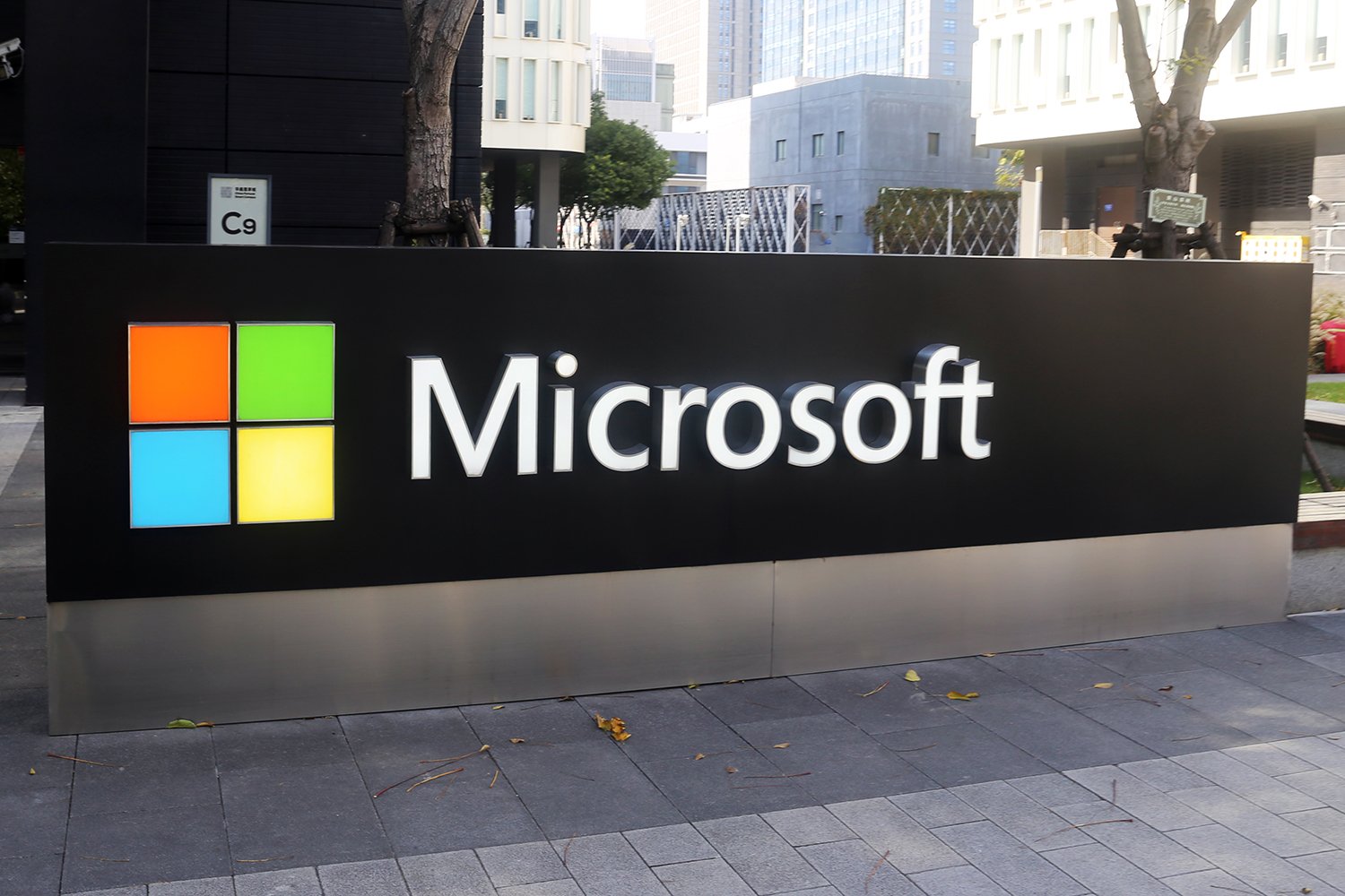 Microsoft Investigates Israeli Use of Cloud Services for Surveillance