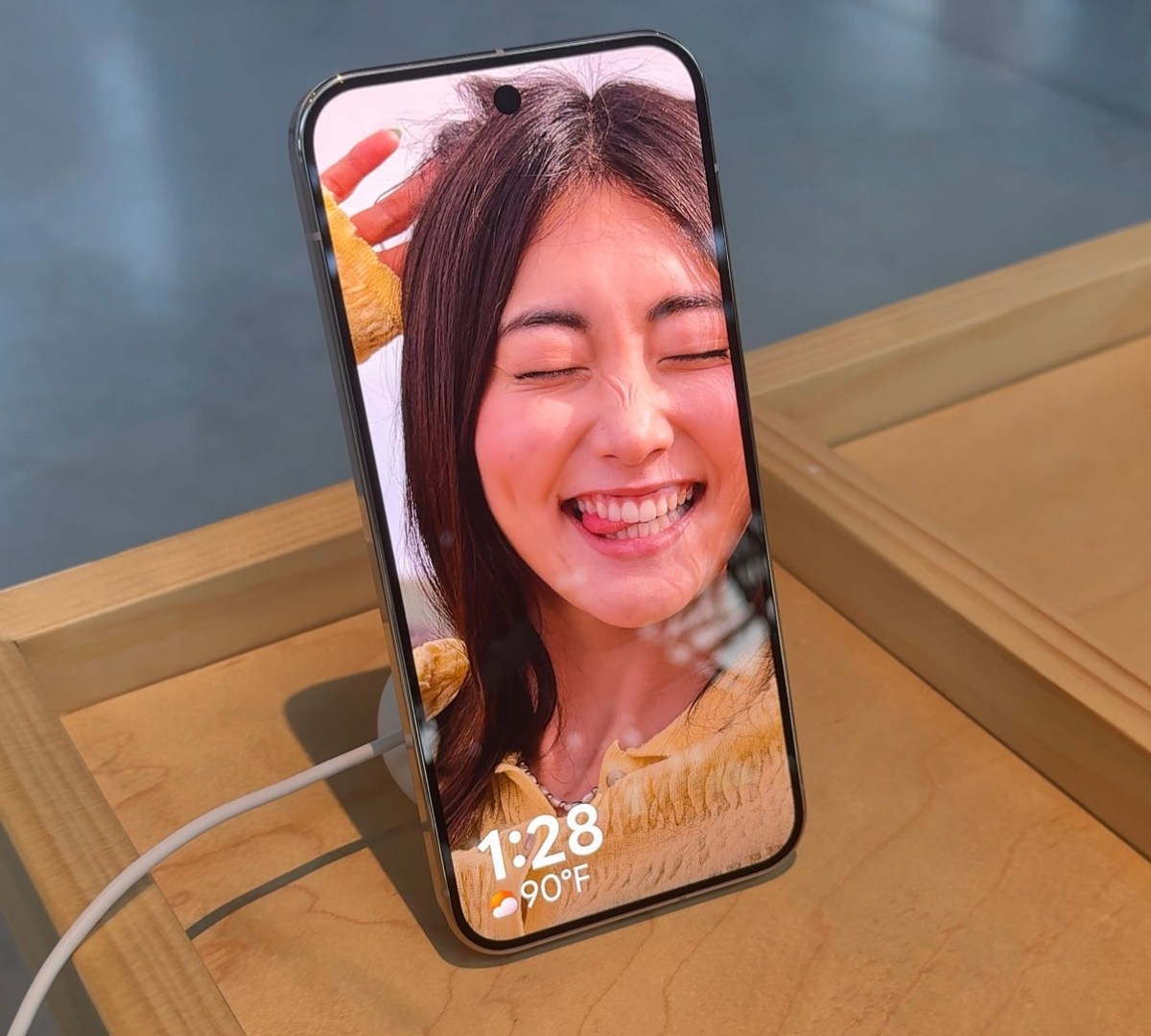 Google Introduces PixelSnap: A Magnetic Accessory Ecosystem for Pixel 10